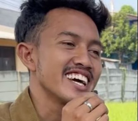 Polisi mengatakan, Galih tak sendiri, ada juru kamera yang turut membantu. Namun orang itu masih berstatus sebagai saksi.