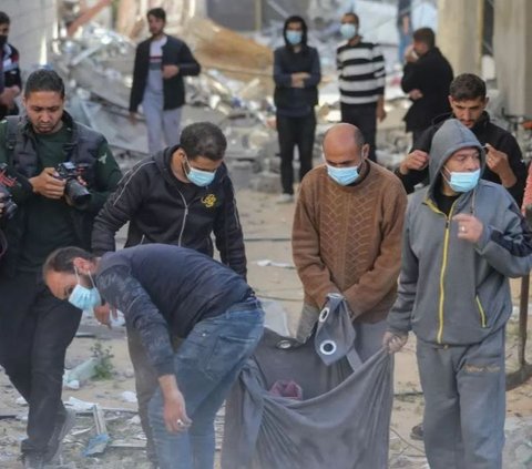 Pasukan Israel Kubur Hidup-Hidup Warga Palestina dalam Kuburan Massal di RS Nasser Gaza