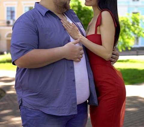 Viral! Couple Shows Before After Wedding Photos, Netizens Are Distracted and Laughing Seeing Her Husband: 'Everyone Will Get Fat Eventually'
