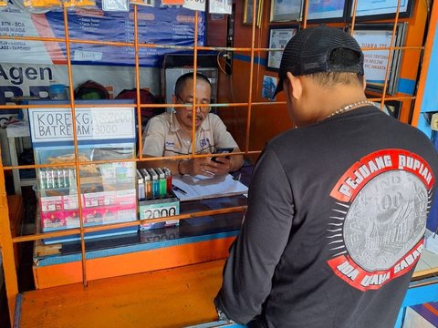 Dipercaya Simpan Tabungan hingga Juru Transfer, Ini Kisah Emin Agen BRILink Sahabat Para Sopir Bus