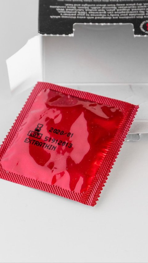 Kondom Berserakan di RTH Wijaya Kusuma Jakarta Barat, Diduga Jadi Praktik Prostitusi Terselubung