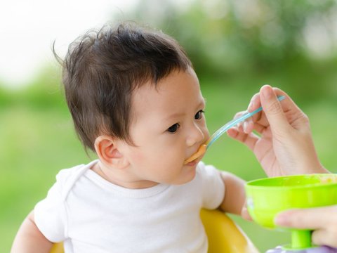 Baby Refuses Solid Food, Could be a Sign of Not Being Ready for Texture
