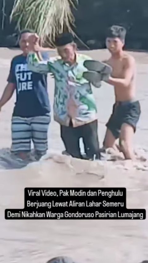 Viral Heroic Act of the Village Chief Risking His Life to Cross the Flood of Mount Semeru's Lava to Marry Residents in Lumajang.
