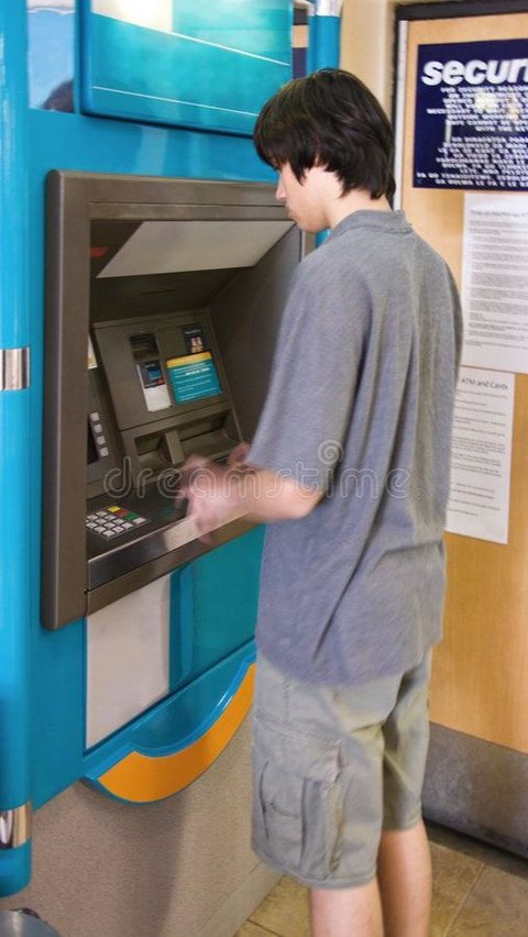 Pengguna Mesin ATM Tertinggi di Dunia