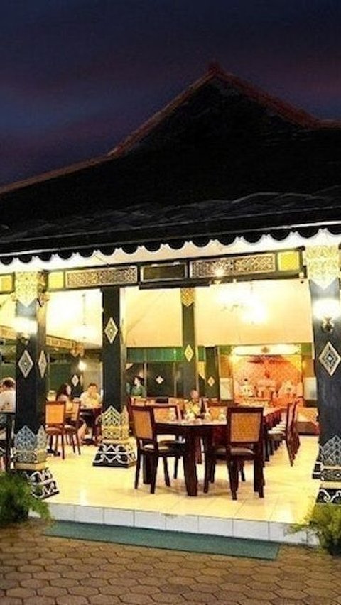 Rekomendasi restoran terbaik di Yogyakarta dengan hidangan lezat yang wajib dicoba.