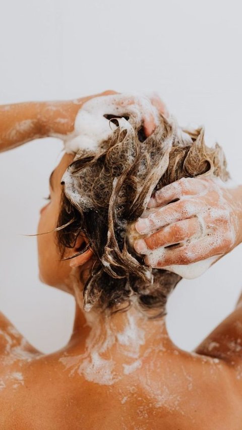 Tips Mencuci Rambut dengan Baik untuk Kesehatan Rambut Optimal