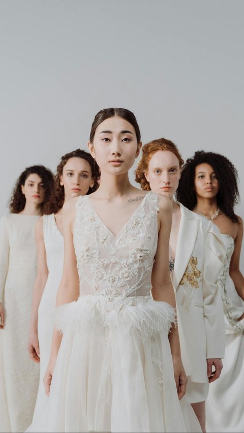 <b>Model Baju Bridesmaid Terbaru 2024, Tips Memilih dengan Tepat</b><br>