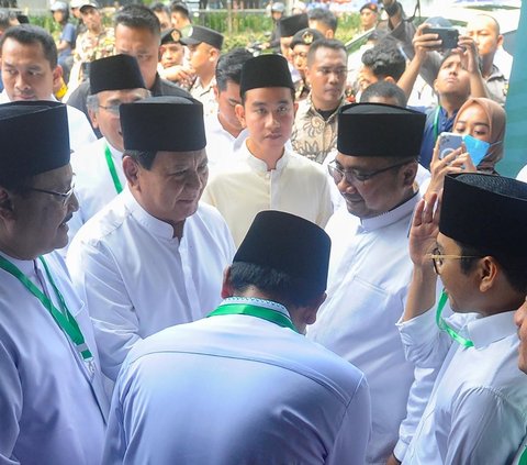 FOTO: Momen Prabowo-Gibran Hadiri Halal Bihalal di PBNU Sempat Diwarnai Senda Gurau Menteri Bahlil yang Mengundang Tawa