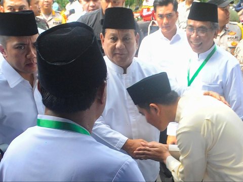 FOTO: Momen Prabowo-Gibran Hadiri Halal Bihalal di PBNU Sempat Diwarnai Senda Gurau Menteri Bahlil yang Mengundang Tawa
