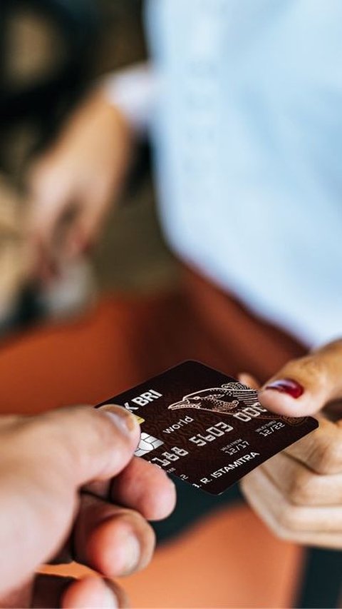 Pengguna QRIS Terus Meningkat, Kartu Debit dan Kredit Terancam Hilang?