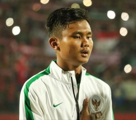 Potret Transformasi Pesepakbola Komang Teguh