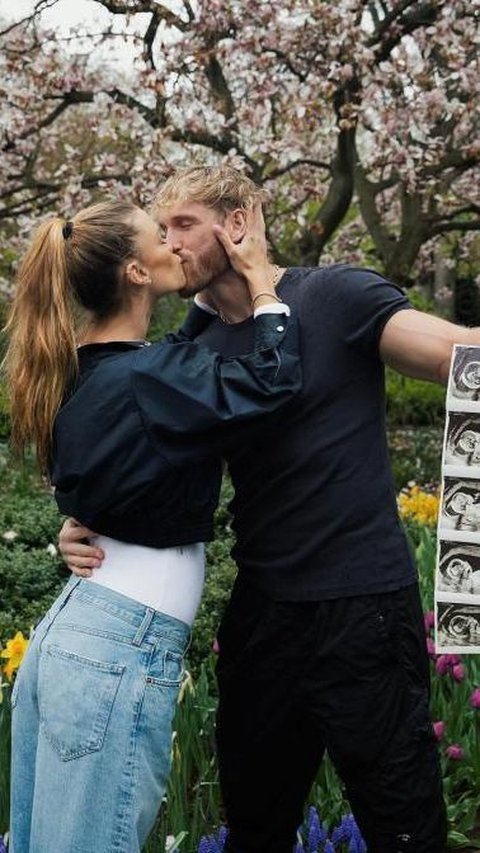 Logan Paul And Nina Agdal Reveal Baby Gender in A Wrestle Match ...