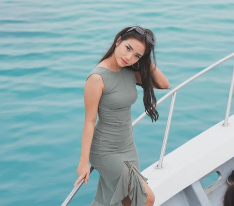 Attend Friend's Birthday Party on Luxury Yacht, Fuji Wears Outfit Worth Rp100 Thousand, See the Appearance of the Clothes