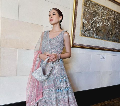 Maudy Ayunda's Style in Indian Saris, Her Aura Resembles a Bollywood Girl