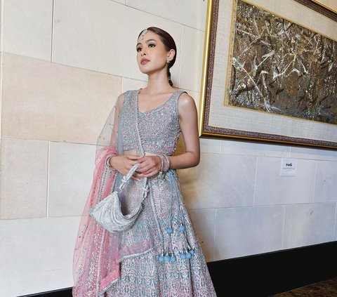 Maudy Ayunda's Style in Indian Saris, Her Aura Resembles a Bollywood Girl