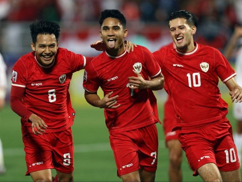 FOTO: Gaya Justin Hubner Hentikan Striker Lawan, Benteng Kokoh Pertahanan Timnas Indonesia U-23