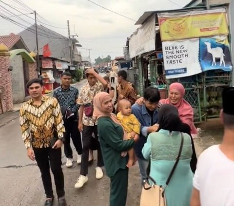 Viral Momen Jirayut Pertama Kali Kondangan di Indonesia, Disambut Heboh Warga