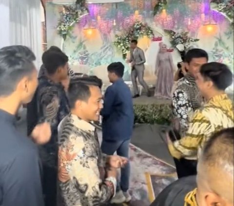 Viral Momen Jirayut Pertama Kali Kondangan di Indonesia, Disambut Heboh Warga