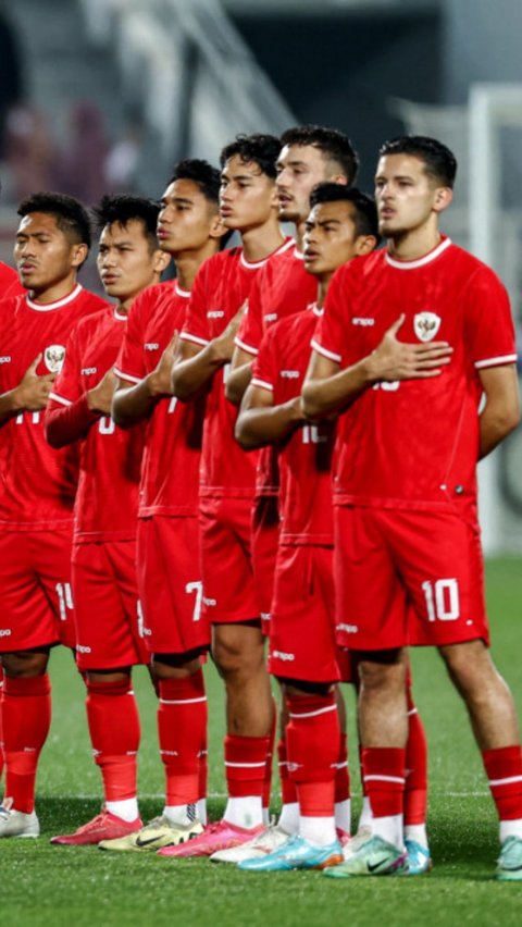 Penampilan Rafael Struick di Piala Asia 2023 telah mencuri perhatian. Tak hanya lincah di lapangan, paras wajahnya yang menawan pun menjadi sorotan.