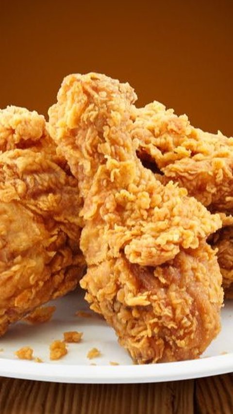 Dari enam resep ala KFC di atas, mana yang jadi favoritmu? Dengan membuat sendiri di rumah kalian bisa mendapatkan ayam KFC dengan jumlah yang lebih banyak dengan harga terjangkau lho. Selamat mencoba.