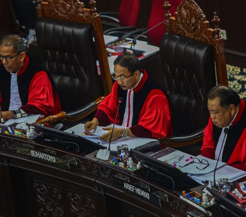 Hakim MK Soroti Bukti PDIP Usai Minta Ubah Suara PSI di Papua Tengah Jadi Nol