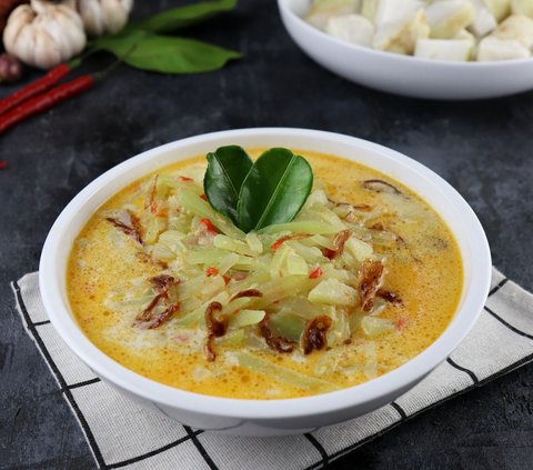 Recipe for Padang Rice Cake Vegetable with Siam Pumpkin, A Warm Dish for the Holiday