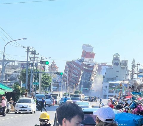 Taiwan Shaken by 7.7 Magnitude Earthquake, Largest in 25 Years, Buildings Collapse and 87 Thousand Houses Lose Electricity