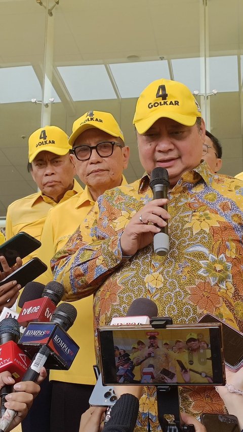 Hasto Blak-blakan Tuding Jokowi Bakal Rebut Partai Golkar, Begini Respons Airlangga