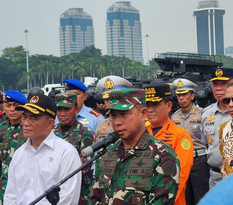 Pimpin Apel Operasi Ketupat 2024, Kapolri dan Panglima TNI Ingatkan Anak Buah Beri Pelayanan Maksimal Kepada Pemudik