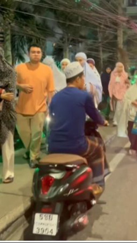 Suasana Malam Ramadan di Pattani Thailand, Mirip di Indonesia Penuh Warga Pulang Tarawih<br>