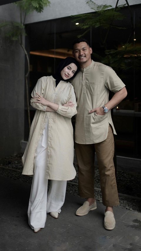 Aghnia has a culinary business with her husband. They choose a coffee business called Pesen Kopi.