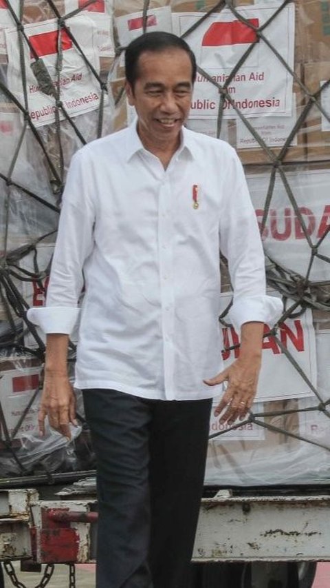 FOTO: Jokowi Lepas Bantuan Satu Juta Dolar AS untuk Palestina dan Sudan di Halim Perdanakusuma