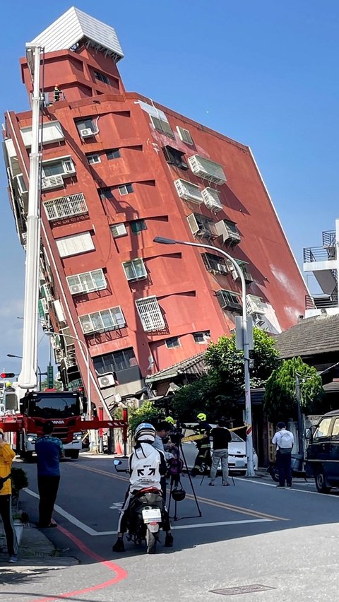Diketahui guncangan gempa berkuatan 7,2 skala Richter ini merupakan yang terbesar dalam 25 tahun terakhir melanda Taiwan. Foto: AFP
