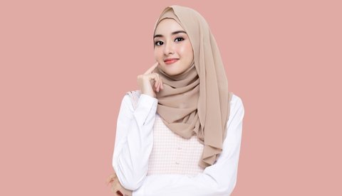 2. Choose a Hijab Made of Soft and Thin Material
