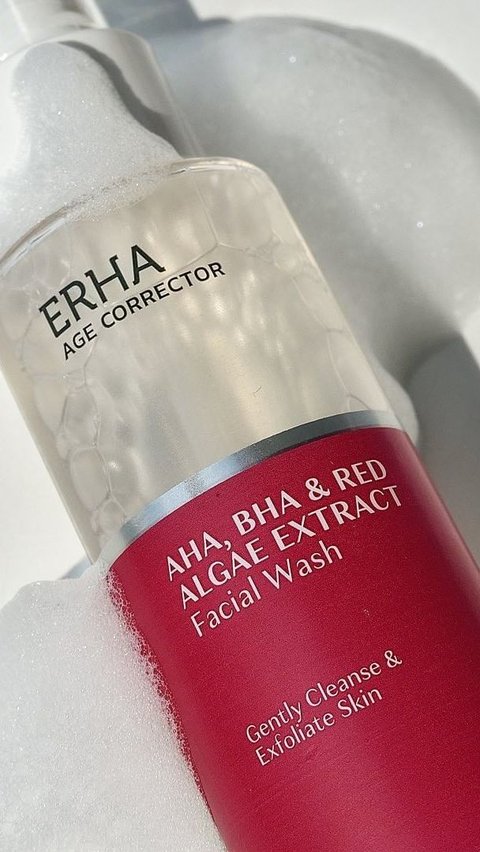 9. Age Corrector Facial Wash<br>