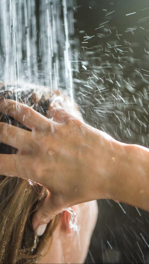 Benefits of Anti-Dandruff Shampoo in Overcoming Hair Loss