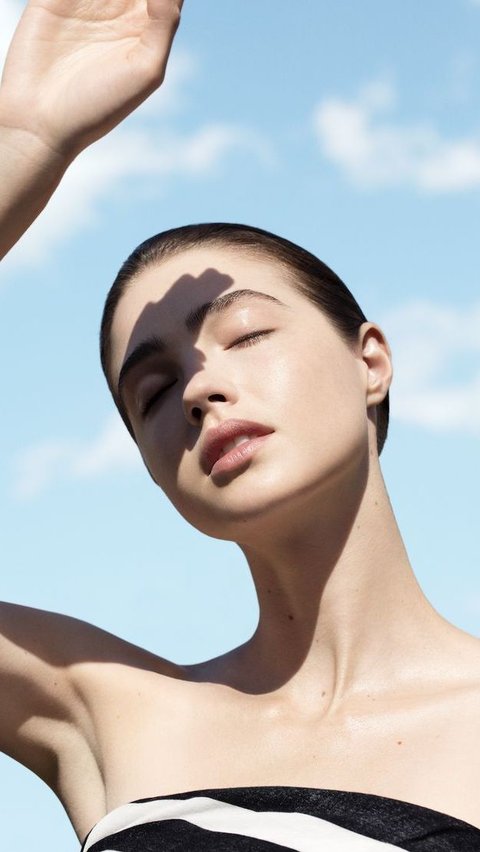 Can Black Spots Be Removed Only with Skincare? Here's How to Choose the Right Product.
