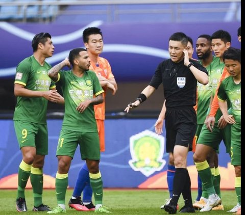 Sosok Shen Yinhao Wasit Laga Timnas Indonesia U-23 vs Uzbekistan U-23, Jadi Sorotan Warganet