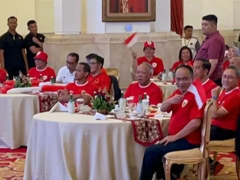 Moment of National Team Watching Party at the Palace, Jokowi Immediately Down when Goal is Disallowed