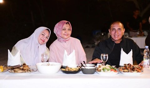Letnan Jenderal TNI (Purn.) Edy Rahmayadi tengah berbahagia. Istri tercintanya, Nawal Lubis berulang tahun ke-61.<br>