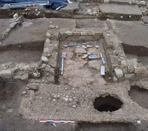 Arkeolog Temukan Ribuan Kuburan Romawi Berserakan di Bawah Lumpur, Isinya Selain Jasad Ada Roti dan Buah-Buahan
