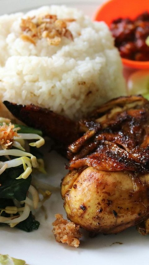 3. Nasi Masak Ayam Kecap Sayur