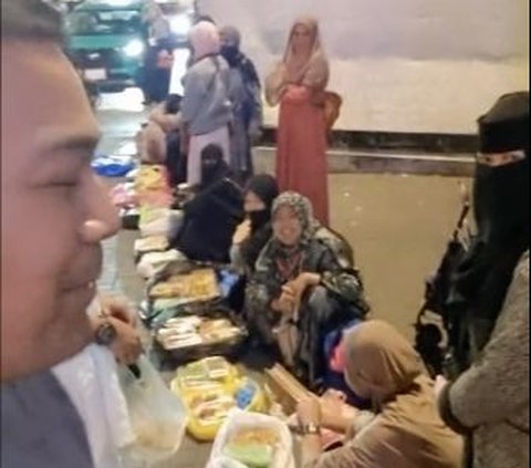 Potret Perjuangan para TKW di Arab Saudi Jualan Makanan di Pinggir Jalan, Sampai Rela Begadang Semalaman Suntuk