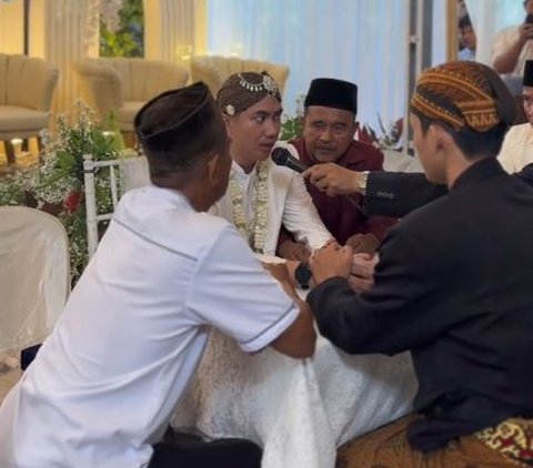 Viral Momen Haru Adik Laki Laki Jadi Wali Nikah Kakak Perempuannya, Tak Kuasa Tahan Tangis