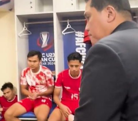 Erick Thohir Visits After Losing to Uzbekistan, The Atmosphere of the U-23 National Team Players Becomes Enthusiastic: We are a Strong Nation, Cannot be Insulted