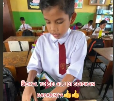 Ibunya Meninggal, Anak SD ini Dirawat Bapaknya Selalu Dibawakan Bekal ke Sekolah, Menunya jadi Sorotan