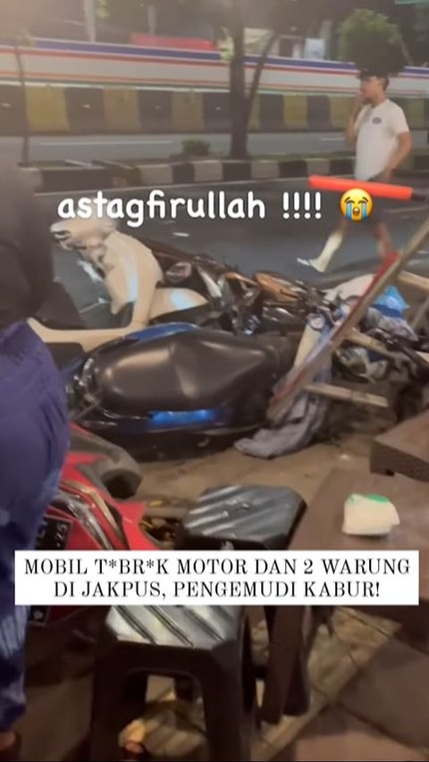 Brak! Viral Video of the Moment a Car Crashes into a Stall in Central Jakarta, 7 Motorcycles Damaged