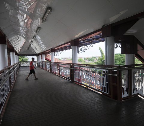 FOTO: Melihat Lebih Dekat JPO Estetik di Marunda, Dilengkapi Lift dan Kamera CCTV