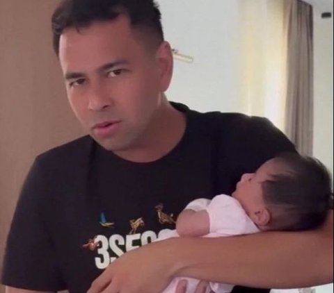 Baby Lily's Face Revealed When Carried by Rafathar, Netizens: Finally No Longer Curious