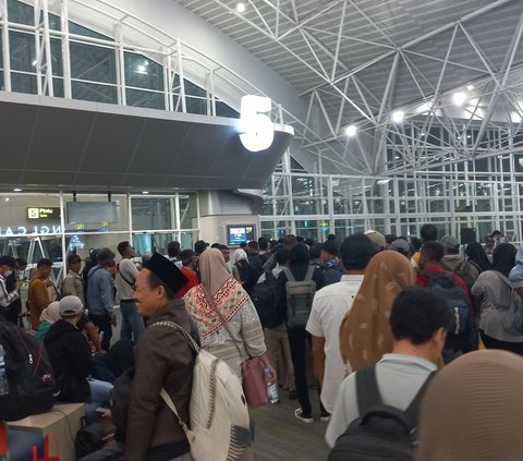 Gunung Ruang Erupsi, 18 Penerbangan dari Bandara Sam Ratulangi Dibatalkan